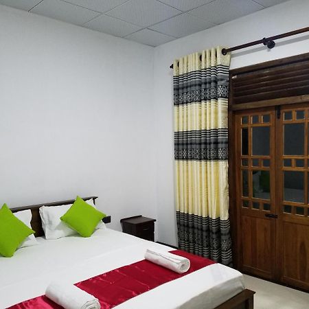 Yashumi Homestay Dambulla Bagian luar foto