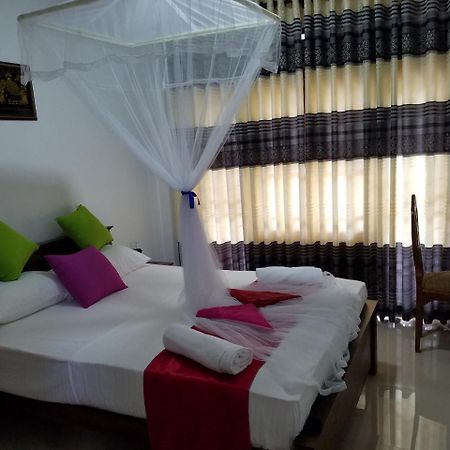 Yashumi Homestay Dambulla Bagian luar foto