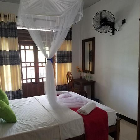 Yashumi Homestay Dambulla Bagian luar foto