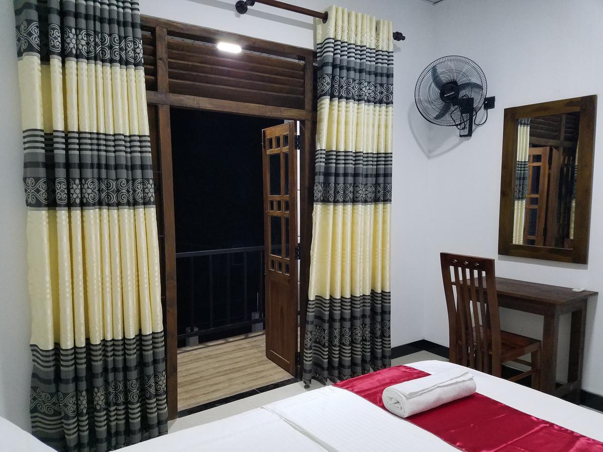 Yashumi Homestay Dambulla Bagian luar foto