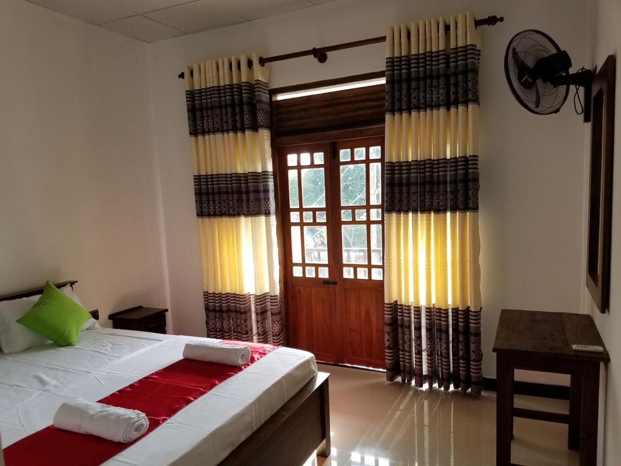 Yashumi Homestay Dambulla Bagian luar foto