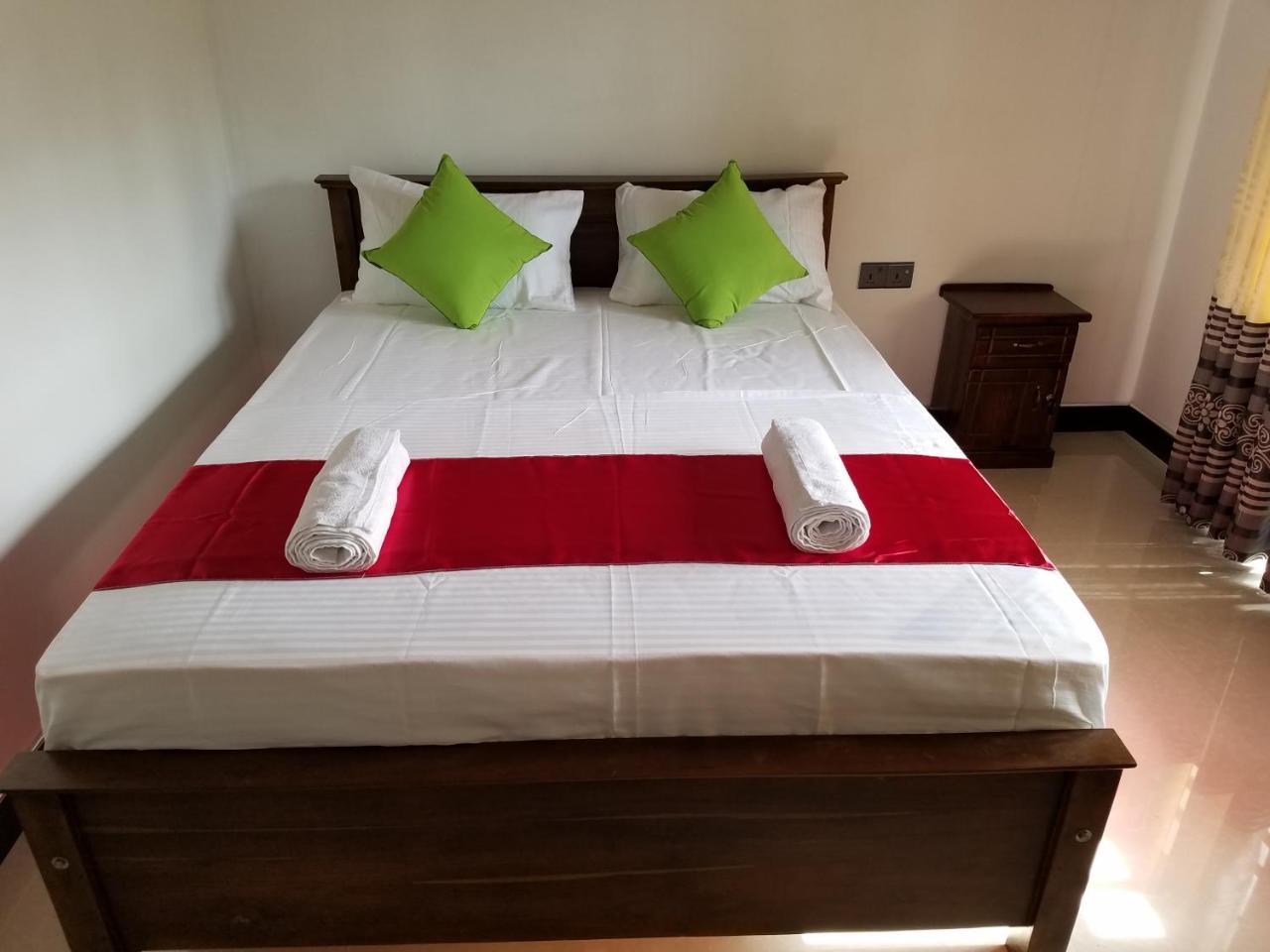 Yashumi Homestay Dambulla Bagian luar foto