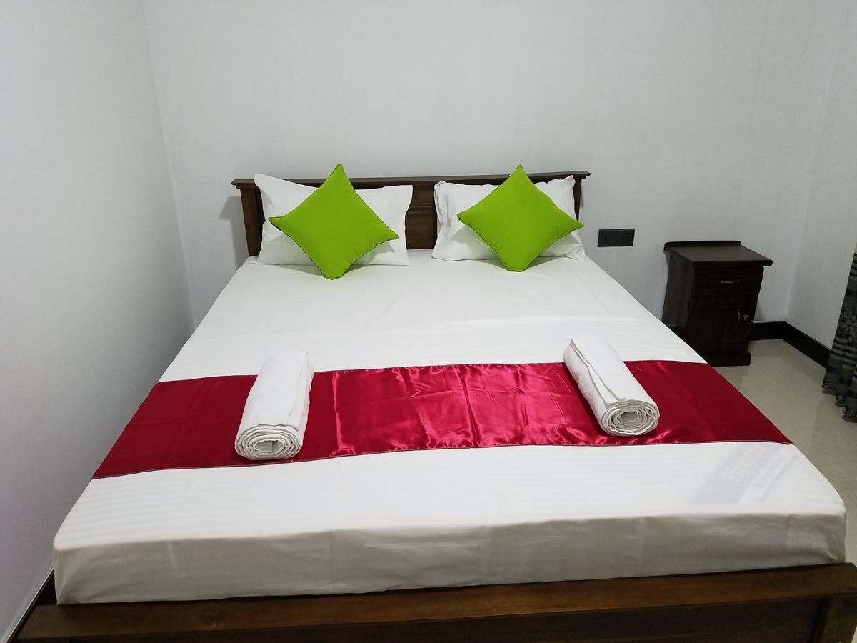 Yashumi Homestay Dambulla Bagian luar foto