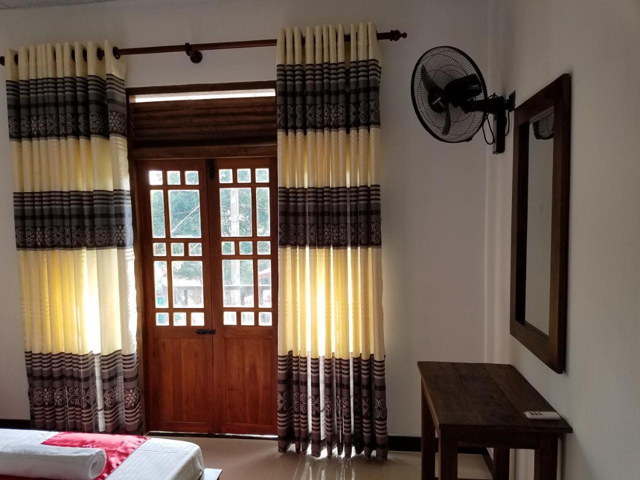 Yashumi Homestay Dambulla Bagian luar foto