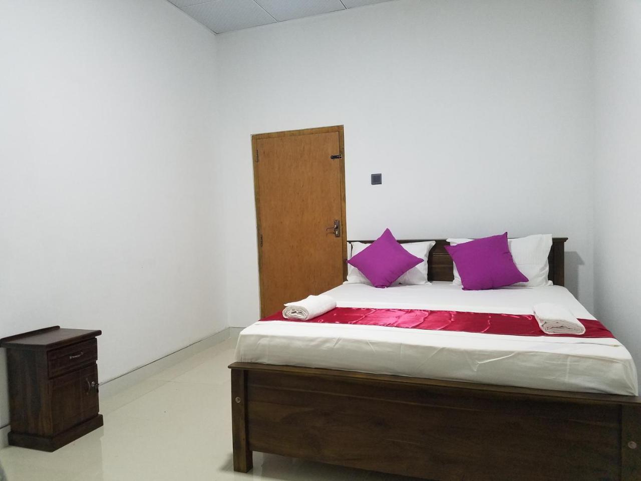 Yashumi Homestay Dambulla Bagian luar foto