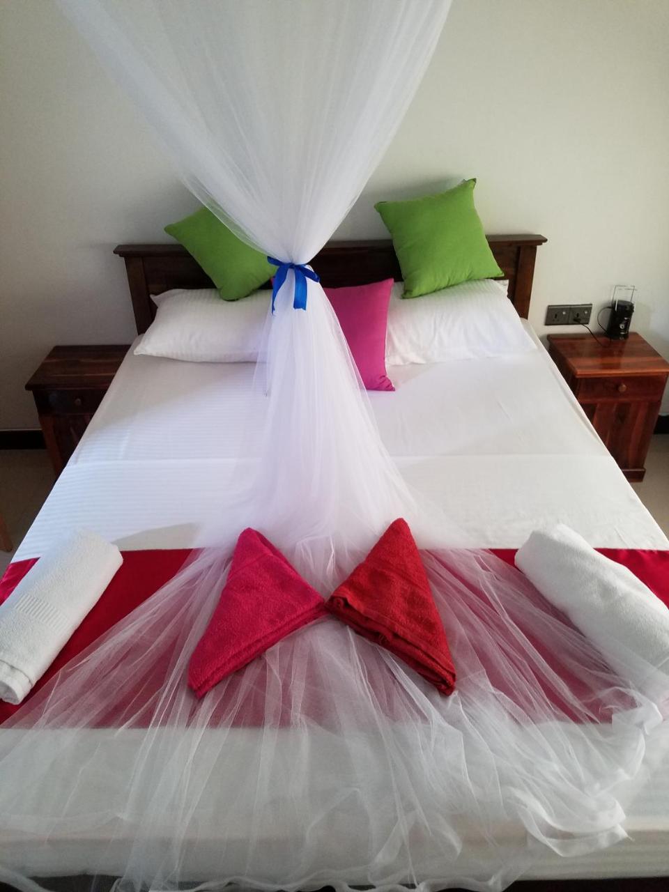 Yashumi Homestay Dambulla Bagian luar foto